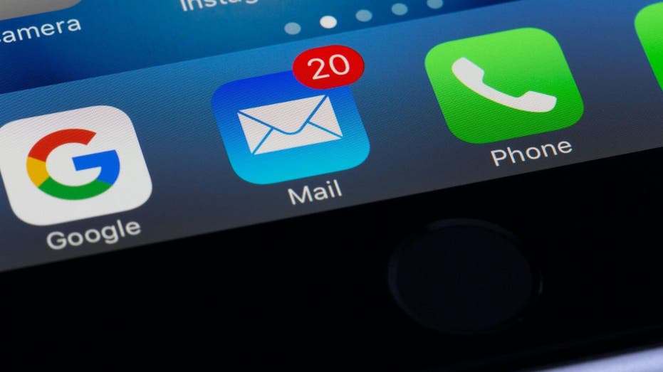 How to Efficiently Delete Multiple Emails on Your iPhone